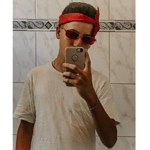 Meet your Posher, Carlos